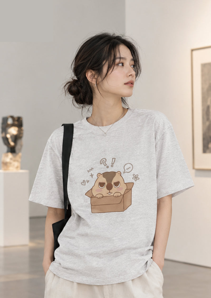 箱に入るマーモットTシャツ